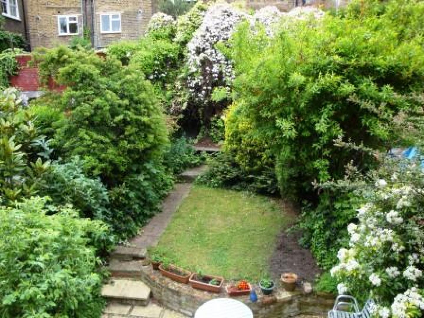 			3 Bedroom, 1 bath, 1 reception Flat			 Kingsgate Road, WEST HAMPSTEAD